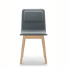 Chaise Laia tapisser tissu easy clean, déperlant - pour une salle à manger élégante et durable, nombreux choix de revêtement, marque ALKI - fabriqué en France au Pays Basque en vente chez Pigments Paris Bastille 